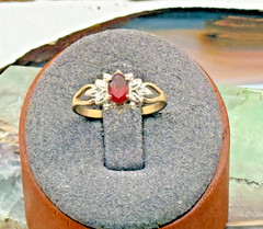 Vintage 10k Solid Yellow Gold Red Tourmaline Diamond Cocktail sz 7–KBB106.25