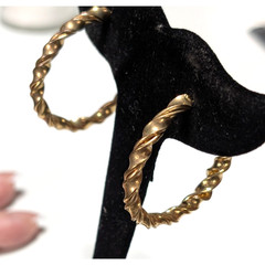 Vintage Hoop Pierced Earrings Ridged Gold-tone 1.5″ Self-closing Large gp-1