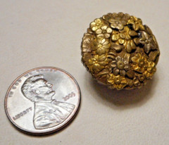 Ladies’ Antique Victorian Gilt Metal Round Floral Collar Stud Button