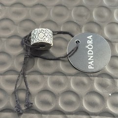 Pandora sterling silver Layers Of Lace Clio Charm #791758