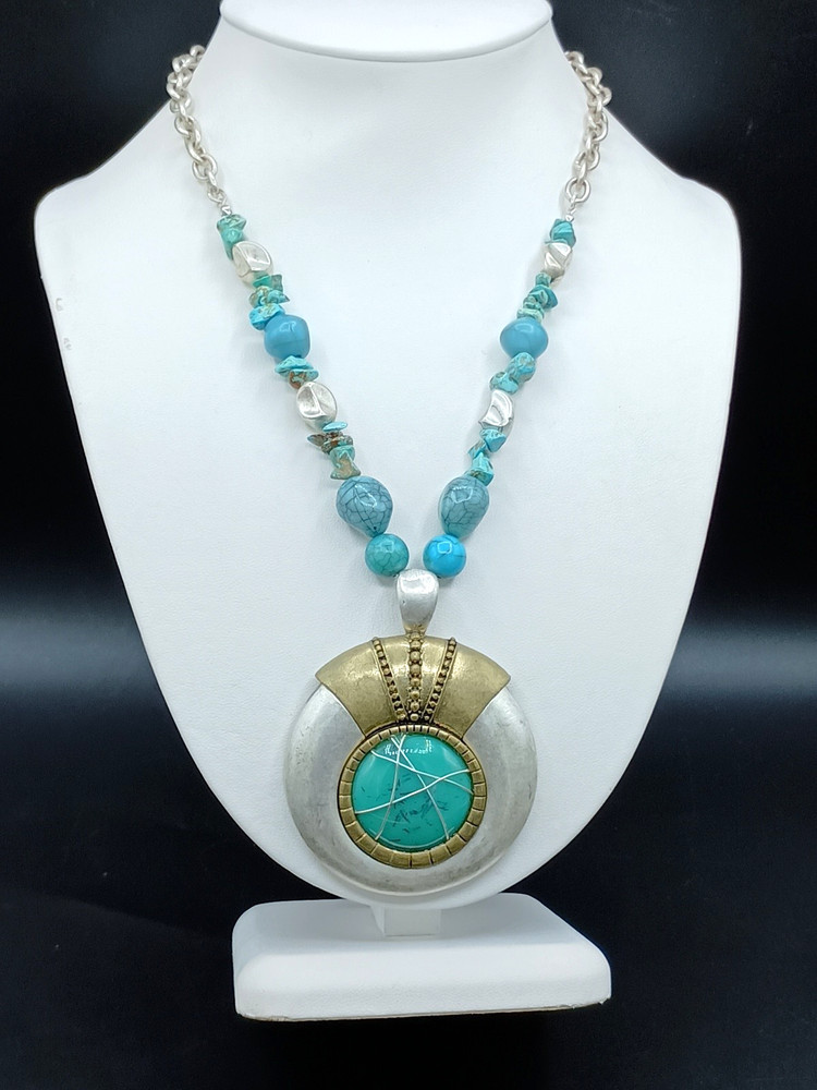 Vintage Southwestern Pendant Necklace Turquoise Stone Chip Silver Tone