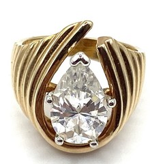 Vintage 18K Gold plated CZ Pear Brilliant Ladies Cocktail Ring Size 6.5