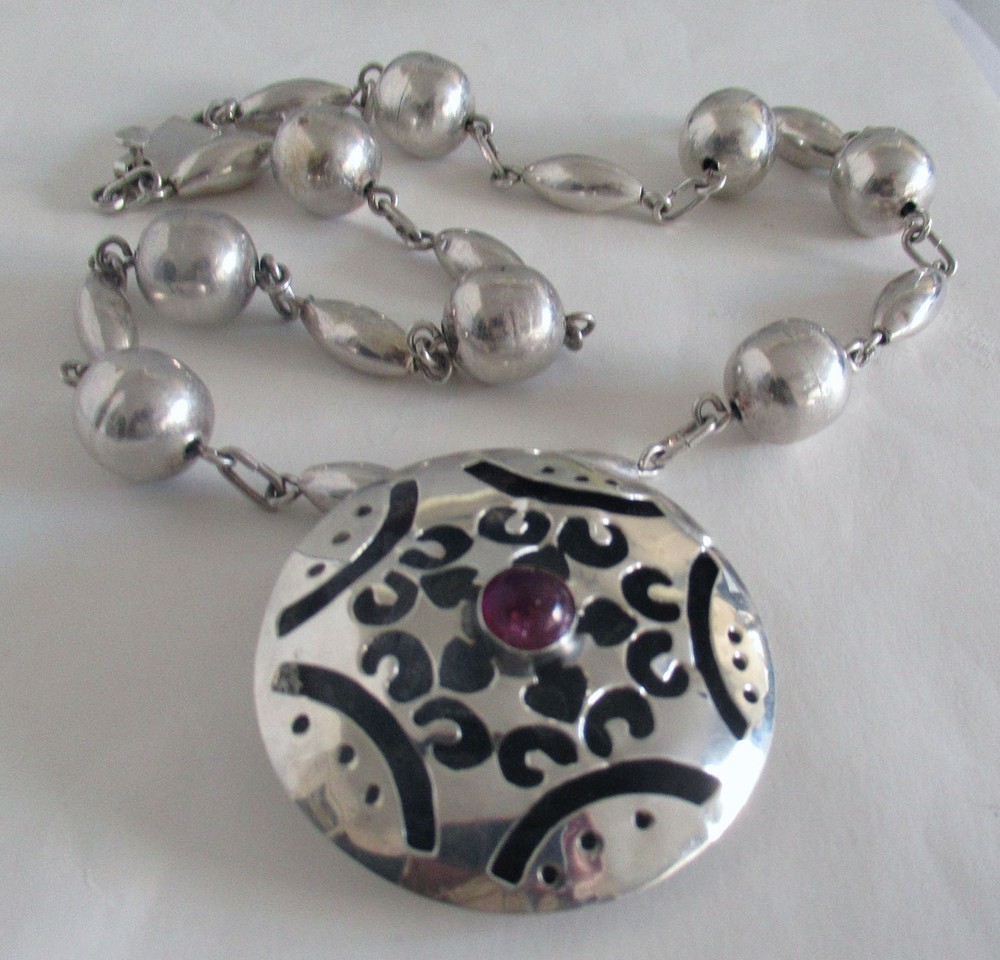VINTAGE MEXICO BOLD STERLING PENDANT NECKLACE 2 INCHES, 42 GRAMS, AMETHYST, 20″