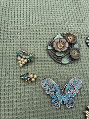 Vintage Brooch Lot 7 Pin Back Brooches Vintage Jewelry