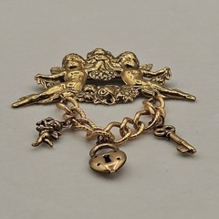 Cherub Heart Charm Valentine Brooch Brass Angels Pin 3″ Love