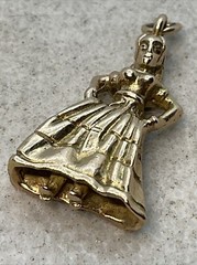 VINTAGE HANDMADE Solid 10K Yellow Gold DANCER Charm Pendant (25mm x 13.3mm) 4.7g