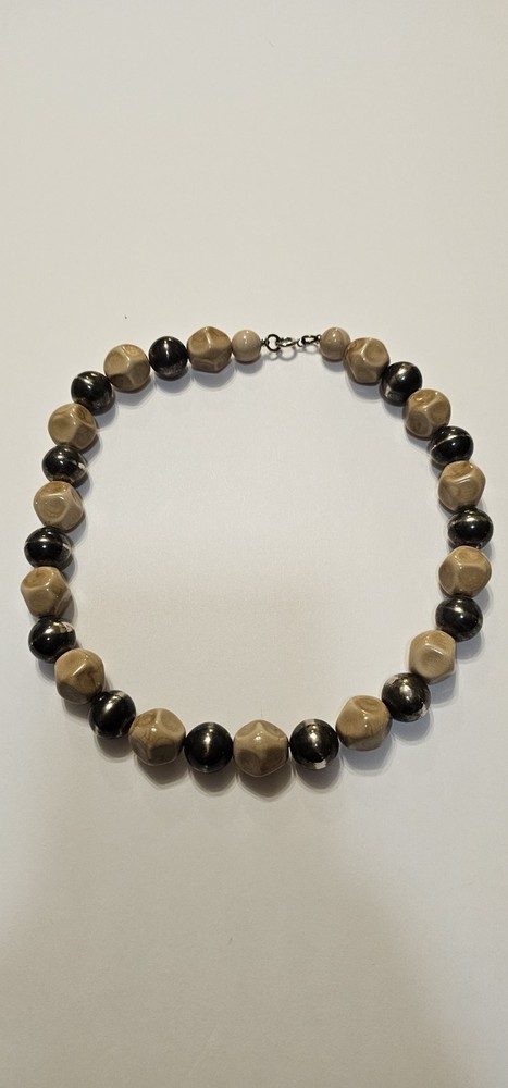 Bead Necklace Tan, Silver-Toned 18″