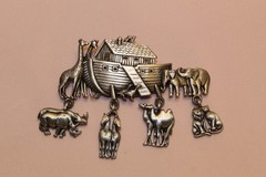 Vintage JJ Signed Noah’s Ark Brooch Pin Silver Tone Dangling Animal Charms