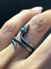 RARE Vintage Detailed Sterling SERPENT QUEEN w/ Natural Blue TURQUOISE Crown