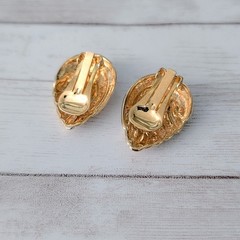 Vintage Clip On Earrings Large 1 & 1/8″ Gold Tone Stylish