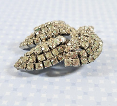 Vintage Rhinestone Brooch (Weiss?) 125+ Prong set Stones Layered 3D Triple Leaf