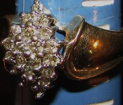VINTAGE 10K GOLD & DIAMOND CLUSTER RING, 3.1 grams, SIZE 5, SIGNED AM-G