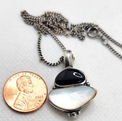 Vintage Black Onyx Mother of Pearl Pendant Necklace 925 Sterling Silver 20″ SW