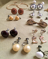 SCREWBACK EARRINGS – LARGE LOT – Vintage – Varied Styles – All Nice – Lot #5