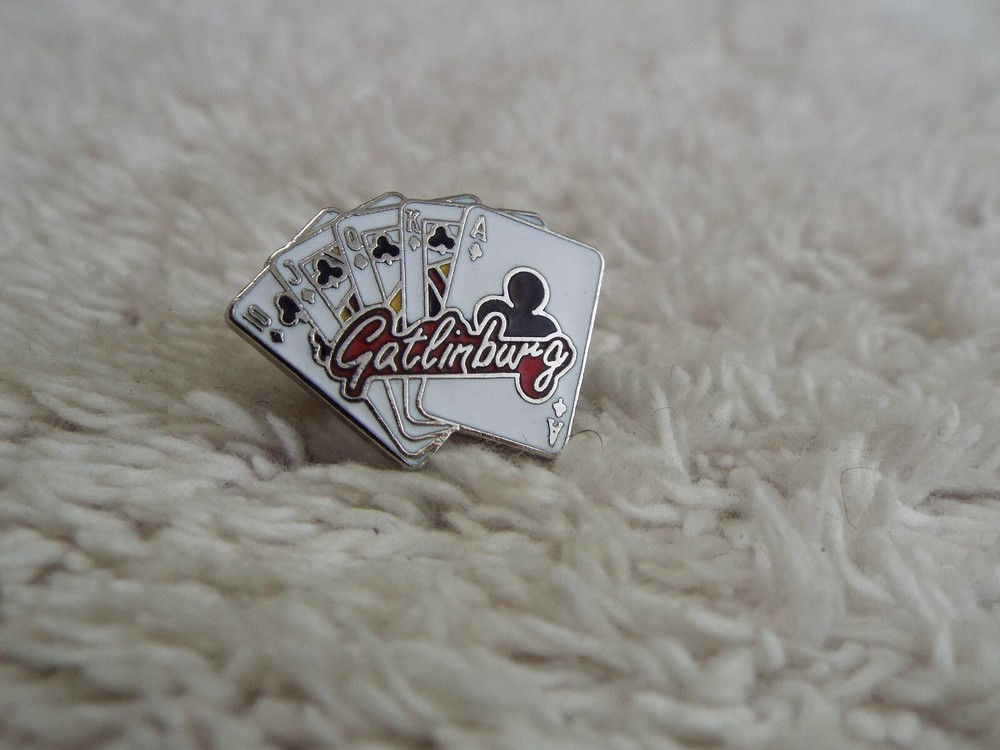 Gatlinburg Royal Flush Poker Hand Cards Tac Pin (D23)