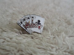 Gatlinburg Royal Flush Poker Hand Cards Tac Pin (D23)