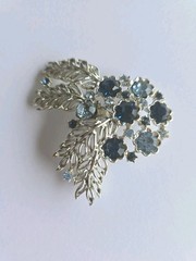 Vintage Mid Century Blue Rhinestone Flower Brooch