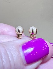 LOVELY Vintage 14 Kt. Yellow Gold Lustrous White Round Pearl Stud Earrings