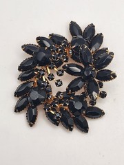 Vintage Gorgeous Jet Black Glass Rhinestone Gold Tone 2.5″ Brooch Pin