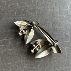 Modern Minimalist Pin Broach Leaves w Berries Silvertone Aquamarine Rhinestones
