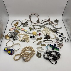 Mixed Vintage To Modern Lot Of Costume Jewelry Variety Of Pieces #1