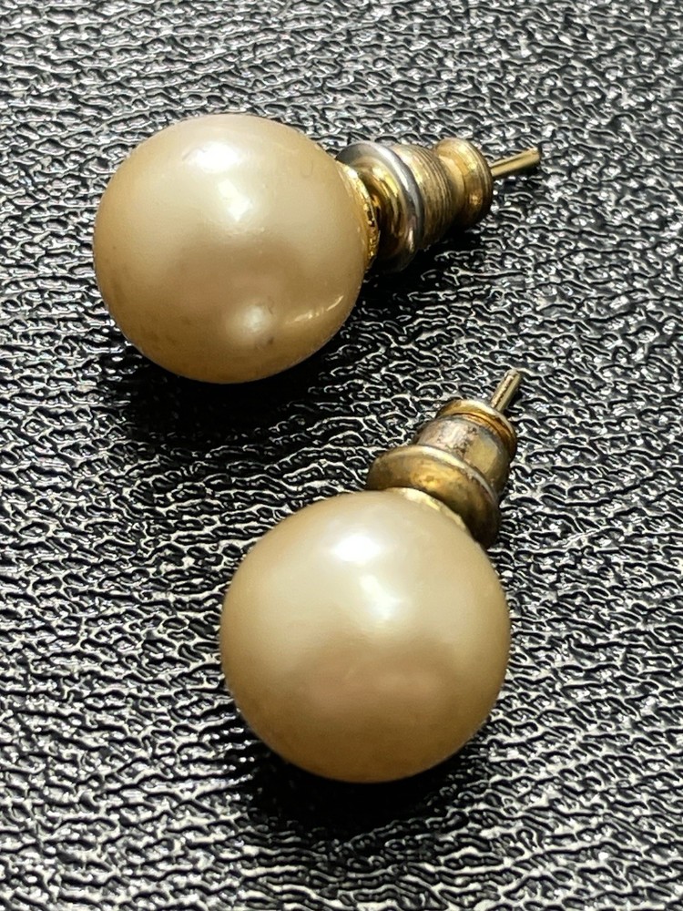 Vintage 10mm Faux Pearl Gold Tone Stud Earrings