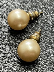 Vintage 10mm Faux Pearl Gold Tone Stud Earrings