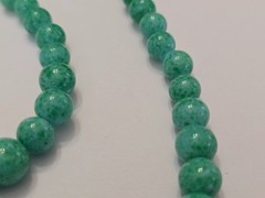 Vintage Green Peking Glass Graduated Beaded Necklace 16″