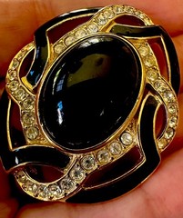 Vintage Trifari Gold Toned Black Enamel Oval Cabochon 2” Brooch Pin 80s-90s