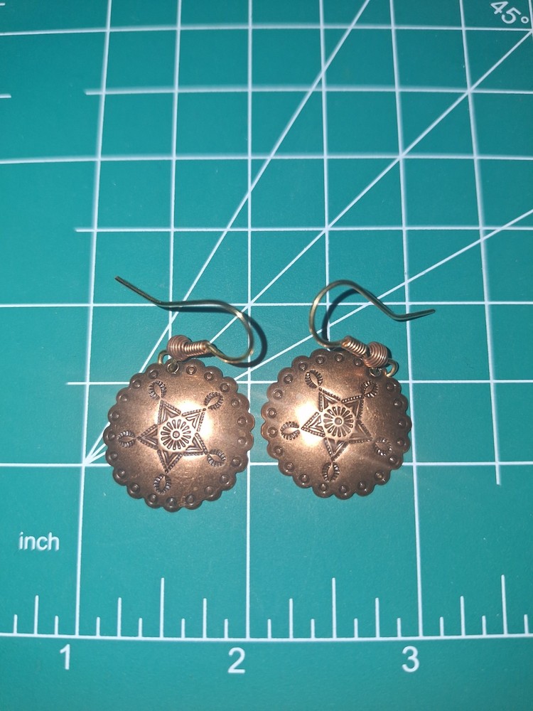 Vintage Southwestern Style Scalloped Concho Star Motif Copper Drop Earrings 1″
