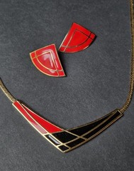 Vtg 1986 Avon Red & Black Enamel Chevron Choker Necklace Modernist Earrings Set