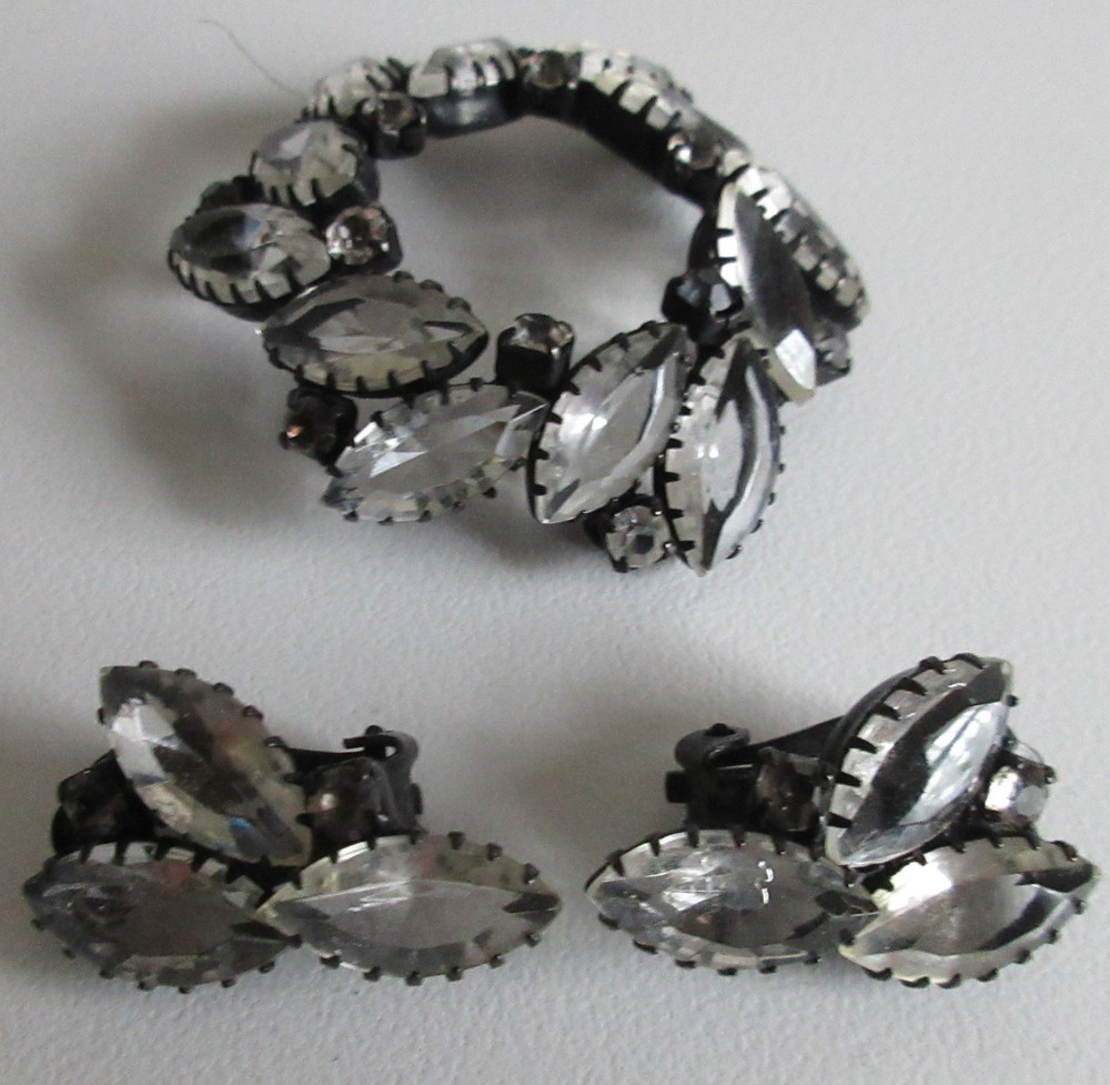 Vtg Circle Pin Prong Set Japanned Unfoiled Clear Marquise Cut Stones Clip Earrin
