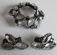 Vtg Circle Pin Prong Set Japanned Unfoiled Clear Marquise Cut Stones Clip Earrin