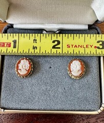 Vintage 14K Yellow Gold Italian Cameo Hand Carved Oval Stud Pierced Earrings