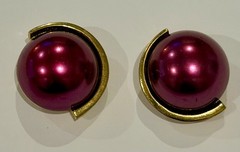 VINTAGE LANVIN PARIS RASPBERRY PINK DOMED ROUND CABOCHON GOLD TONE EARRINGS