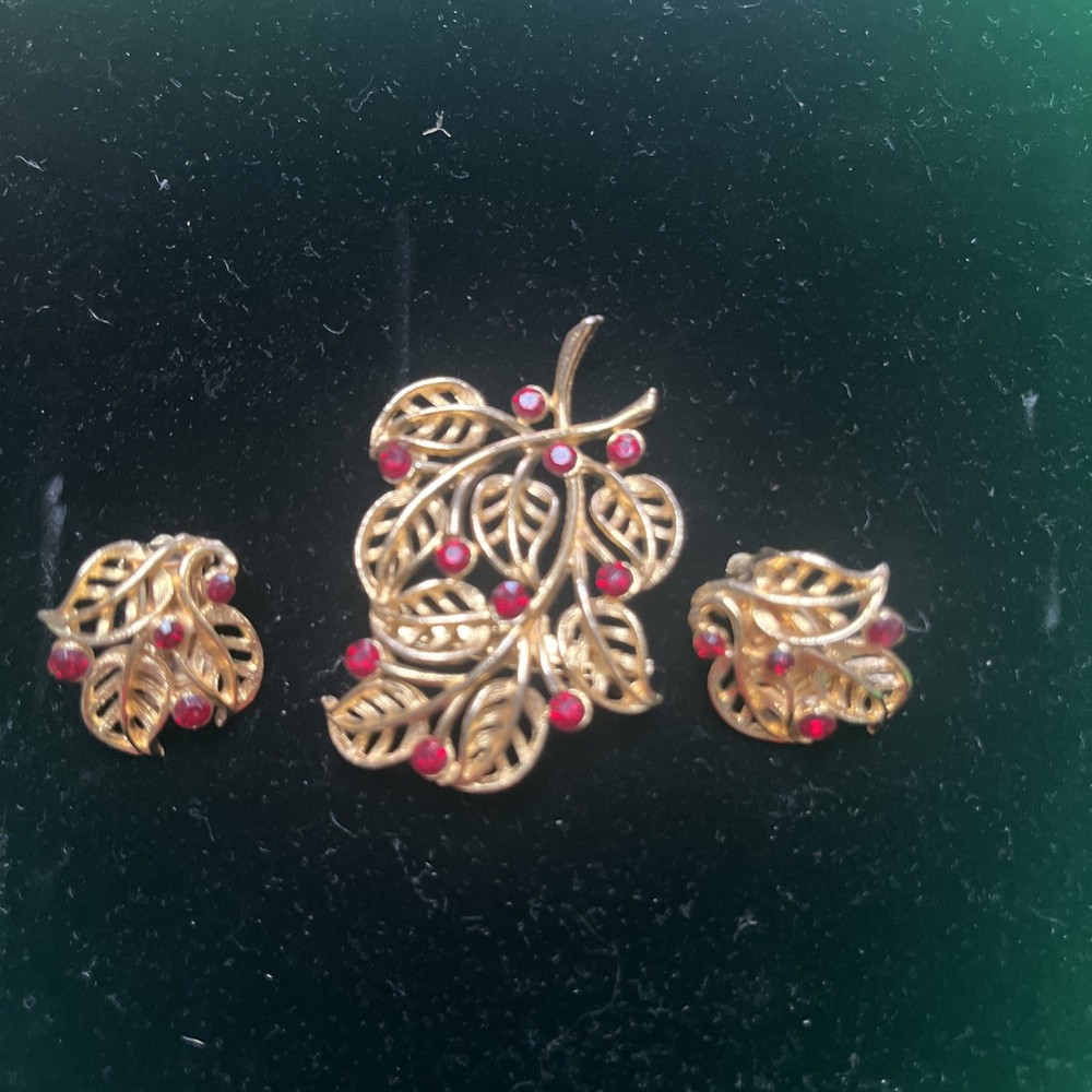 Gold Tone And Ruby Colored Rhinestone Clip On Earring And Brooch Set