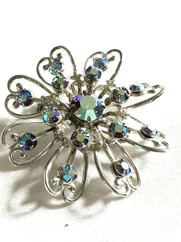 Vintage Stunning Aurora Crystal Glass flower Brooch Silver Tone B20