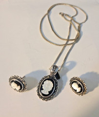 Vintage Cameo Pendant & Earring Set – Mother of Pearl on Black Onyx – 925 Silver