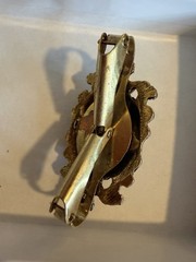 vtg Goldtone Hinged Scarf Clip w/ ColorGlass iridescent cabochon victorian style