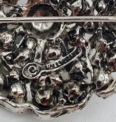 VTG Hollycraft Brooch 1.5in Round Gunmetal Gray Crystal Domed Floral 3D Estate