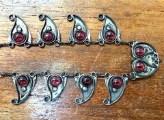 Vintage Taxco Style 925 Sterling Silver Garnet Paisley Cabochon Fringe Necklace