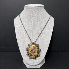 Vintage Hand-painted Victorian Cameo Filigree Floral Ceramic Necklace Brooch Pin