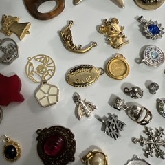 Vintage Large 30+ Pendant Collection | Mix Lot Rhinestones Gold Silver Tone