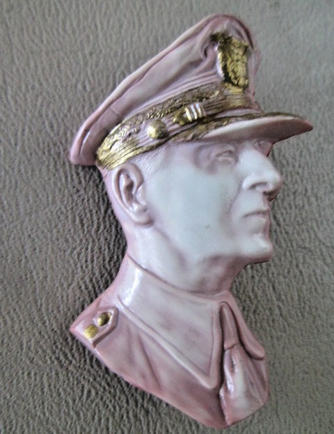 WWII General MacArthur pink 3D bust head Brooch Celluloid Vtg 40’s Pin Military