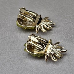 Vintage Rhinestone Brooch Earrings Set Pineapple Clip On Gold Tone Green