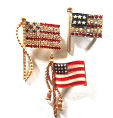 FAB VINTAGE AMERICAN FLAG PIN LOT OF 3 RHINESTONE ENAMEL RAFALLIAN OTC & OLDIE!