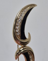 Vtg Signed Trifari Black Enamel & Rhinestone Gold Tone Brooch, Pin 3-1/8″