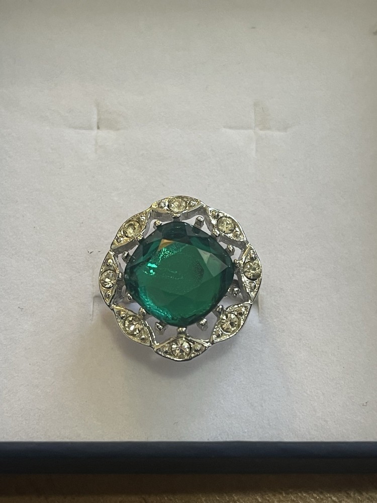 Vintage Sarah Coventry Emerald Green Rhinestone Halo Adjustable Ring 6-9