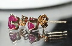 14k yellow gold earrings 1.00ct natural, treated ruby stud vintage 0.6gr N2948H