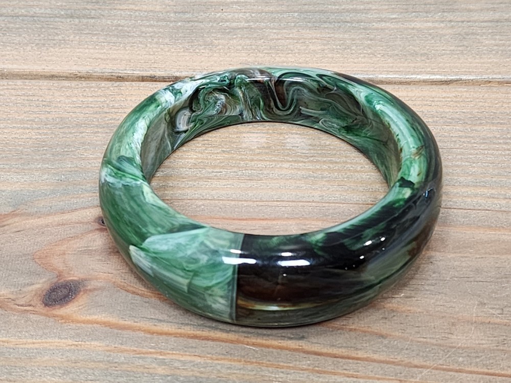 Lucite Bracelet Asymmetrical Bangle Green Marble Swirl